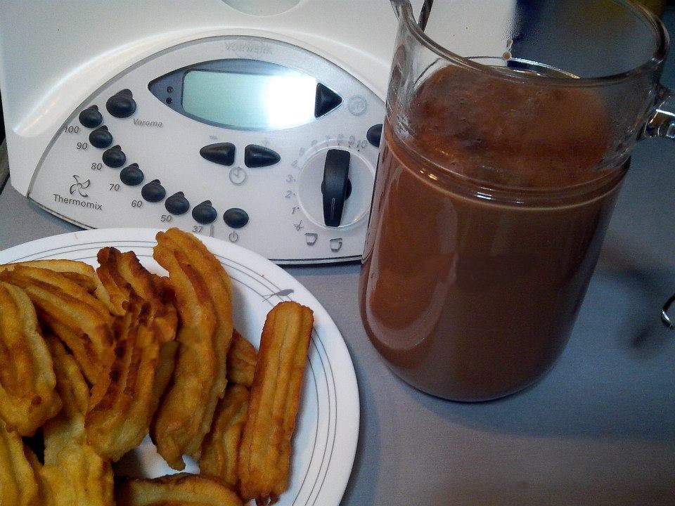 CHURROS CON CHOCOLATE