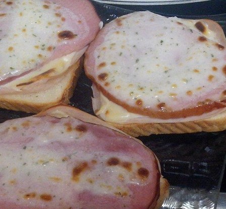 MONTADITOS DE LOMO DE SAJONIA GRATINADOS