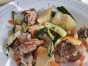 POLLO AL VAPOR Y SALSA SUPREMA
