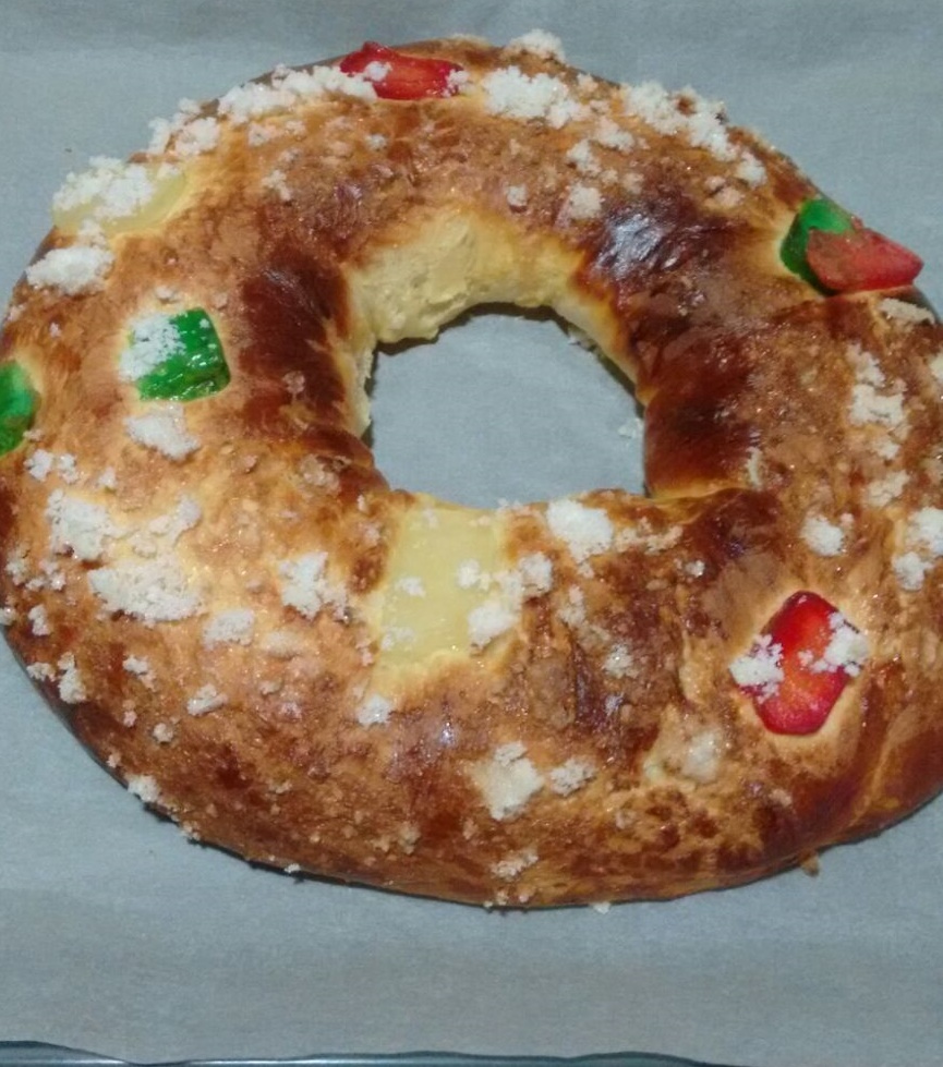 ROSCÓN DE REYES (Diferente receta.)