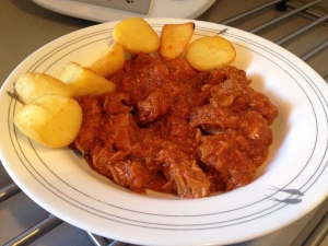 CARNE CON TOMATE