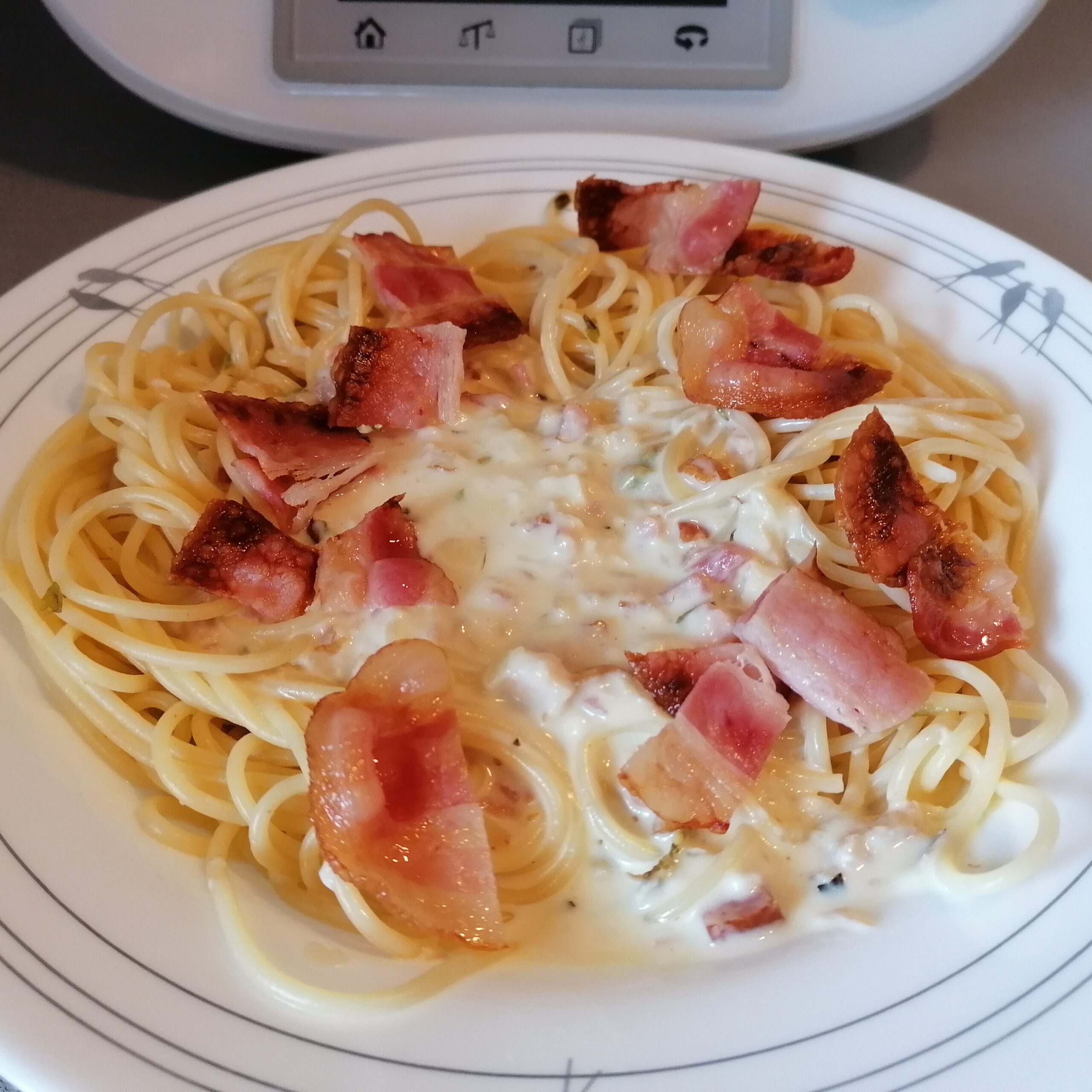 ESPAGUETIS A LA CARBONARA